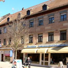 Wohn- und Geschäftshaus