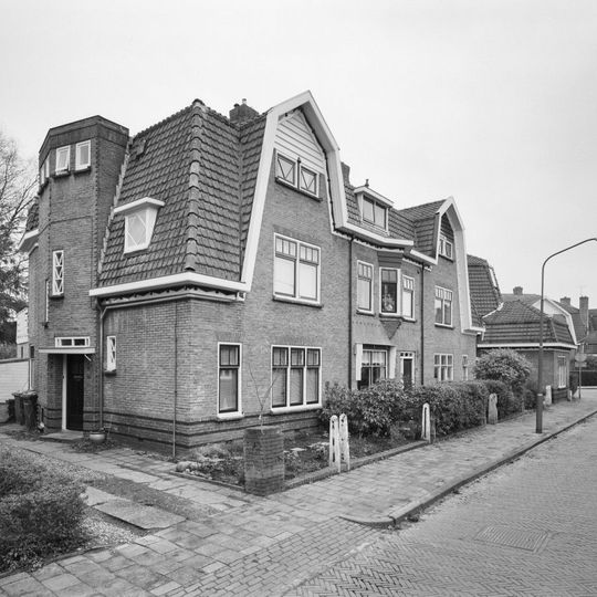 Woningblok van zeven woningen