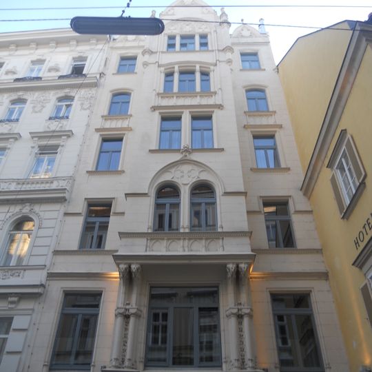 Wohn- und Geschäftshaus