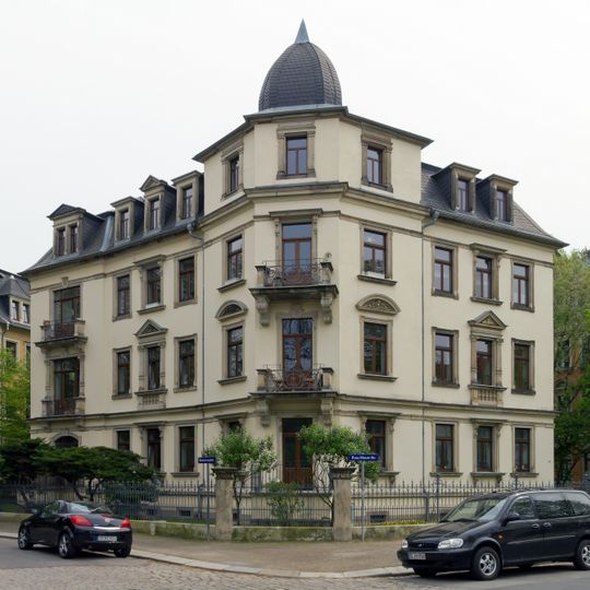 Rosa-Menzer-Straße 28