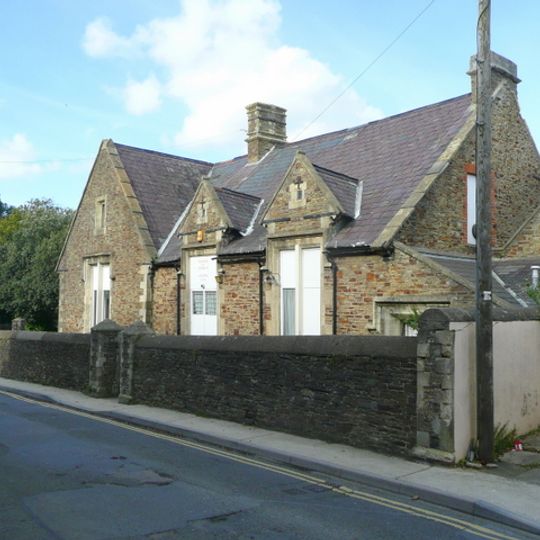 Bideford And District Angling Club, Attached Walls And Gatepiers
