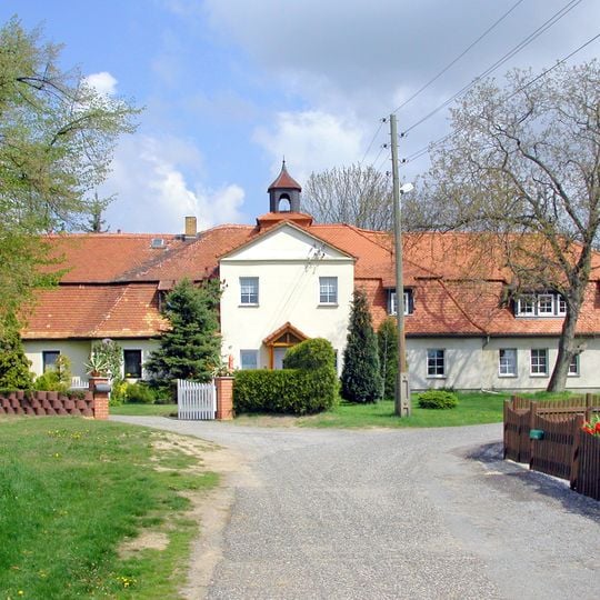 Verwalterwohnhaus eines Vorwerks Dreistern 17, 17a