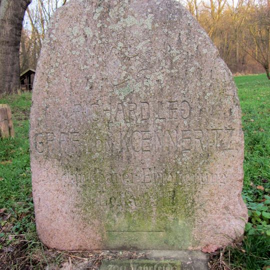 Grabstein Alte Dorfstraße 11