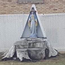 Statue