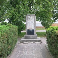 Pomník nejasného účelu v centru Bečova