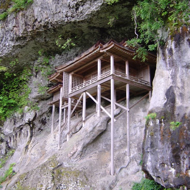 Sanbutsu-ji-templet och Mitokusan Nageiredo