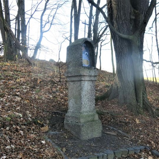 Kaplička XIII. zastavení křížové cesty na Křížovém vrchu u Frýdlantu