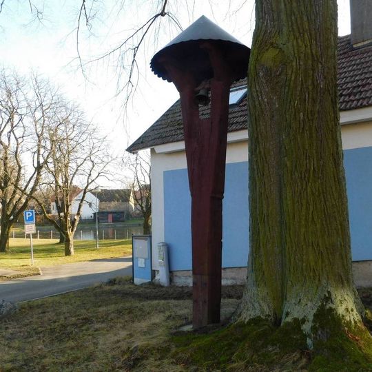 Zvonička ve Struhařově na návsi