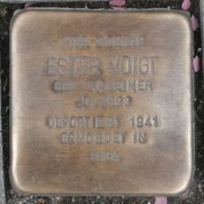 Stolperstein en memoria de Ester Voigt