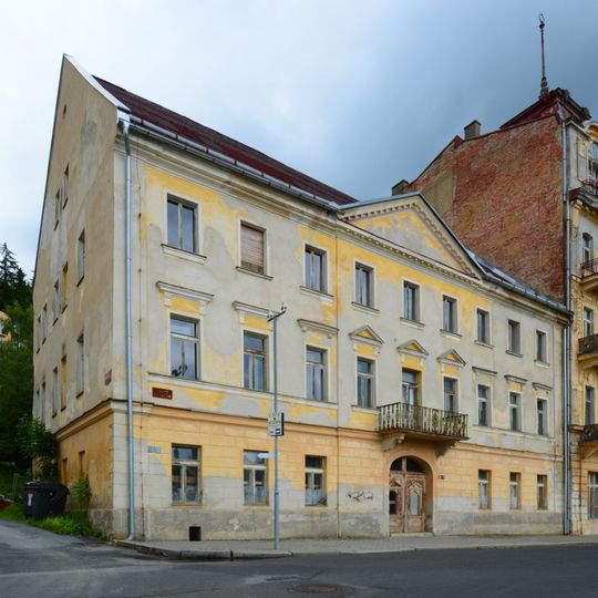 Lázeňský dům Zelený kříž / Split