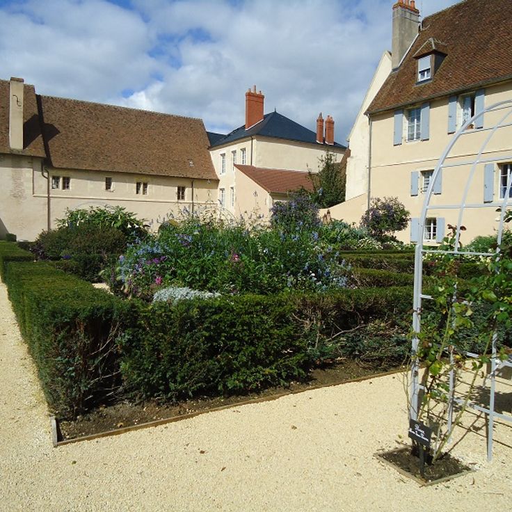 Museum of Faience and Fine Arts