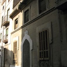 Casa al carrer Olot, 4 (Figueres)