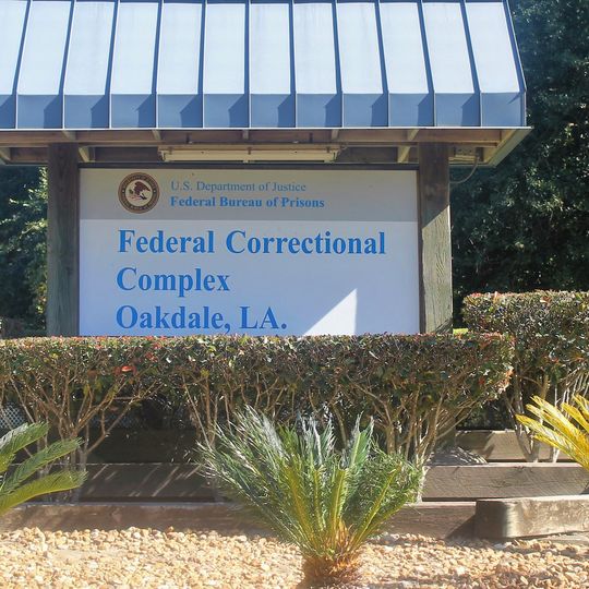 Federal Correctional Institution, Oakdale