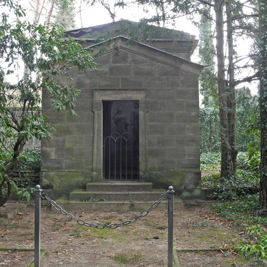 Crypt house Family Müller