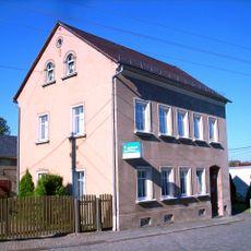 Wohnhaus in geschlossener Bebauung mit Stall und Scheune Kapellgartenstraße 12