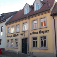 Wohnhaus (mit Gaststätte) in geschlossener Bebauung Schloßstraße 6