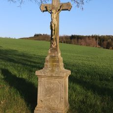 Kříž u silnice severně od Budkova