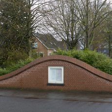 Monument met de Yad Vashem-oorkonde