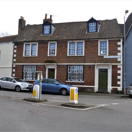 2 And 4, Hare And Hounds Street