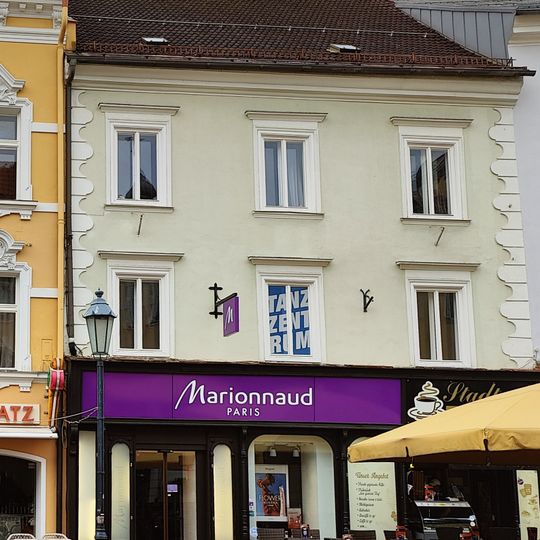 Wohn- und Geschäftshaus Alter Platz 26