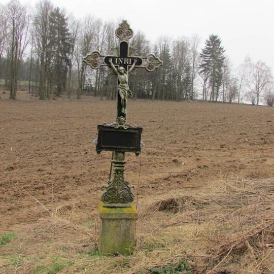 Kříž východně od Chválova směrem na Pelhřimov