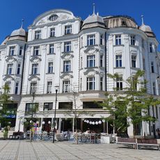 Jiráskovo náměstí 10