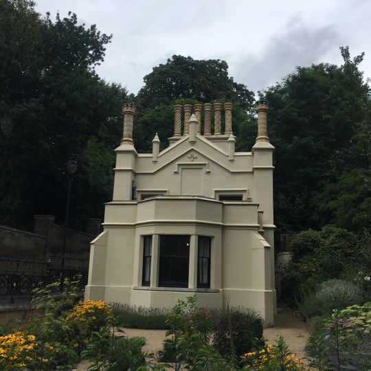 Lodge At Swains Lane Entrance And Attached Railings, Piers And Gates