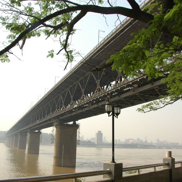 Qingshan Bridge over the Yangtze – 938 m