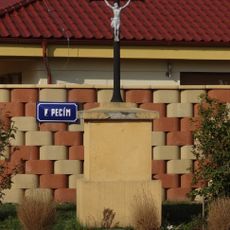 Kříž u domu 283 v Kojeticích