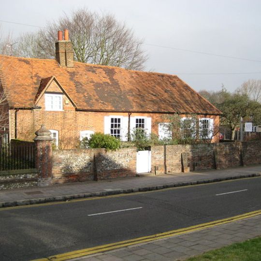 Friend's Meeting House And Whielden Cottage