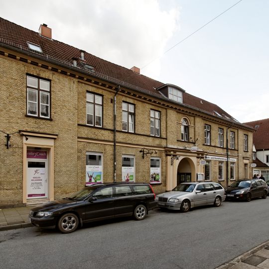 Wohn- und Geschäftshaus