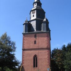 Ev. Kirche und Kirchhof