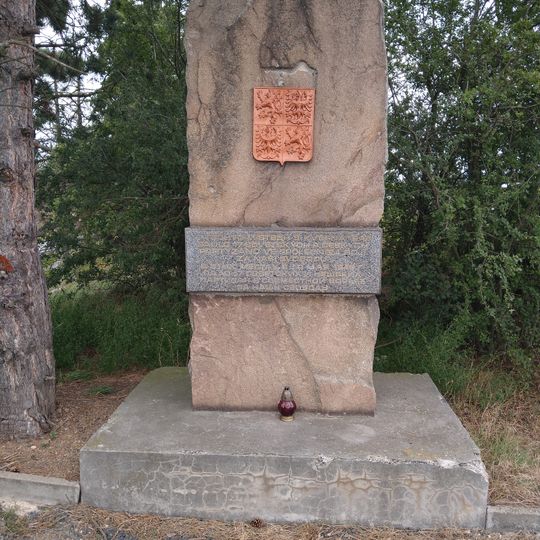 Partyzánský pomník u dálnice