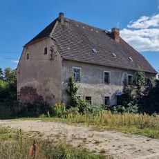 Herrenhaus (Einzeldenkmal zu ID-Nr. 09301961) Tina-von-Brühl-Straße 31