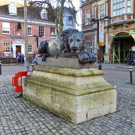 2 Flanking Lion Statues