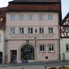 Wohn- und Geschäftshaus