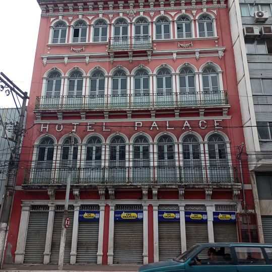 House at Avenida Presidente Florentino Avidos, nº 433