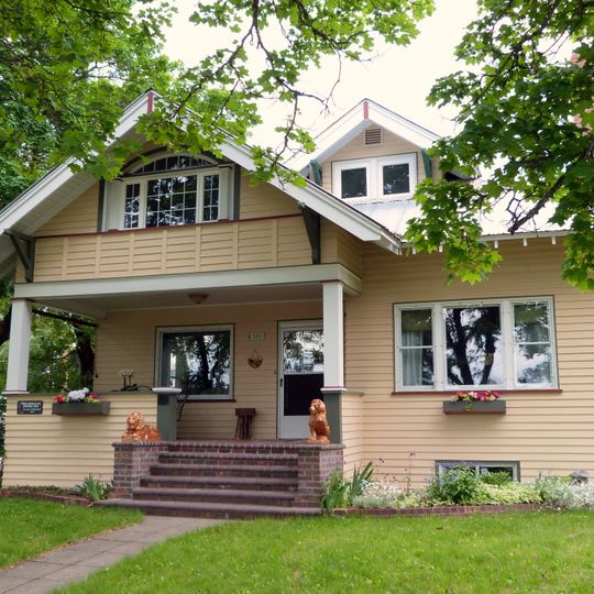 Dr. John and Viola Phillips House and Office