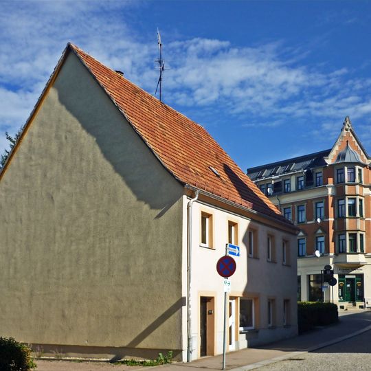 Wohnhaus in geschlossener Bebauung Hauptstraße 52