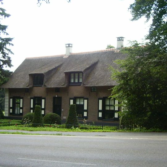 Mariëndaal: dienstwoning annex zomerhuis met waterpomp