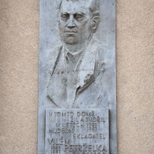 Pamětní deska Viléma Petrželky