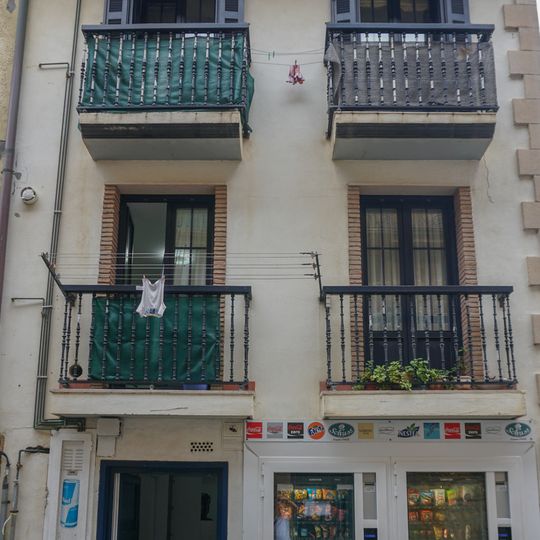 Casa Nagusia 2 / Aldamar 1