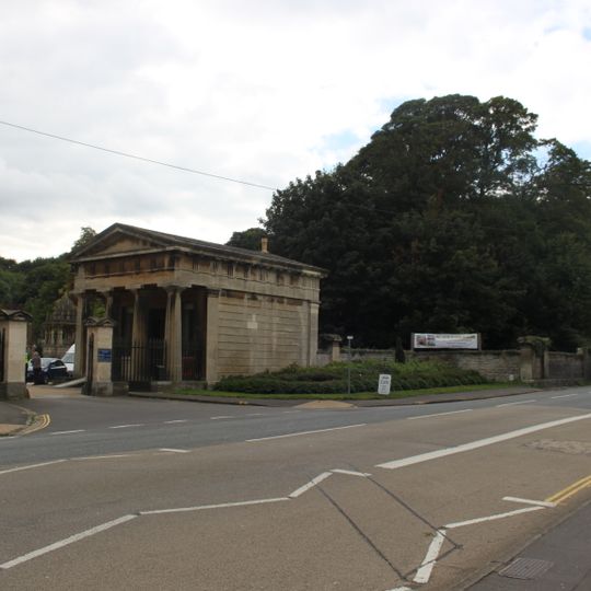 Screen walls to main entrance of Arnos Vale Cemetery