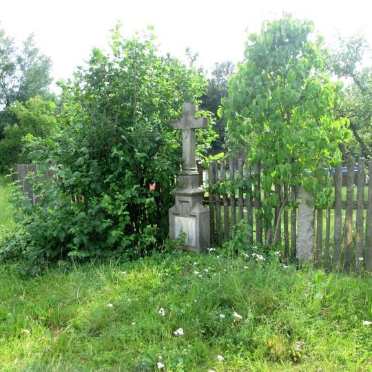 Kříž východně od Stanovic