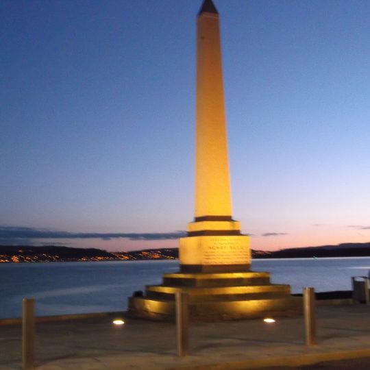 Helensburgh, Clyde Street West, Esplanade, Monument To Henry Bell