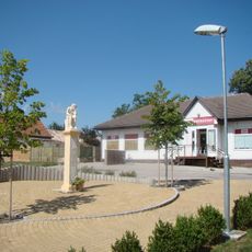 Socha Zarmútený Kristus, pilier