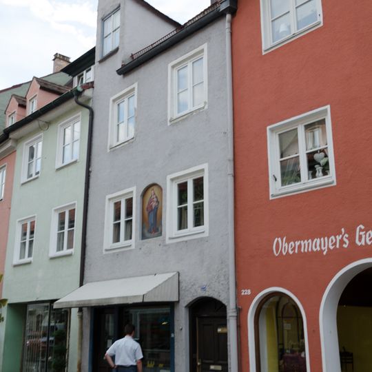 Wohn- und Geschäftshaus