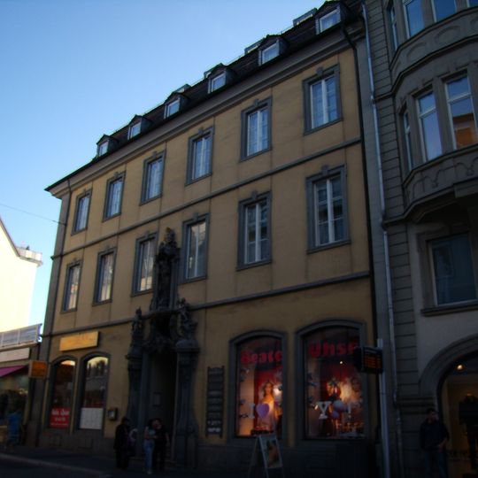 Wohn- und Geschäftshaus