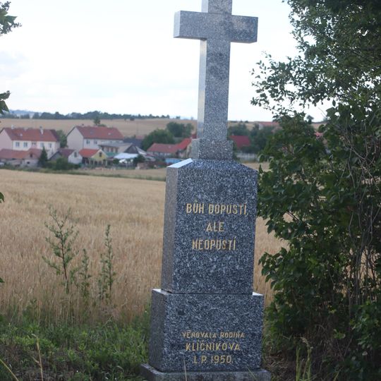 Kříž pod kopcem Na Hložcích