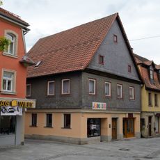 Wohn- und Geschäftshaus